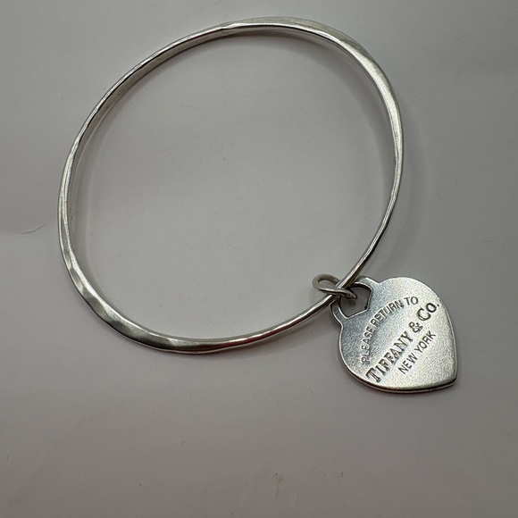 Authentic Tiffany & Co. Silver Heart Bangle bracelet - Picture 1 of 2